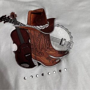 VTG Infinity Fashions White Cowboy Hat Boots Banjo Fiddle Embroidered Tshirt M